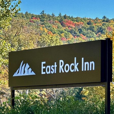 East Rock Inn Ґрейт-Баррінґтон Екстер'єр фото